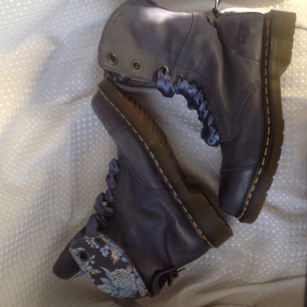 Dr.Martens Blue Triumph 1914 fold over floral